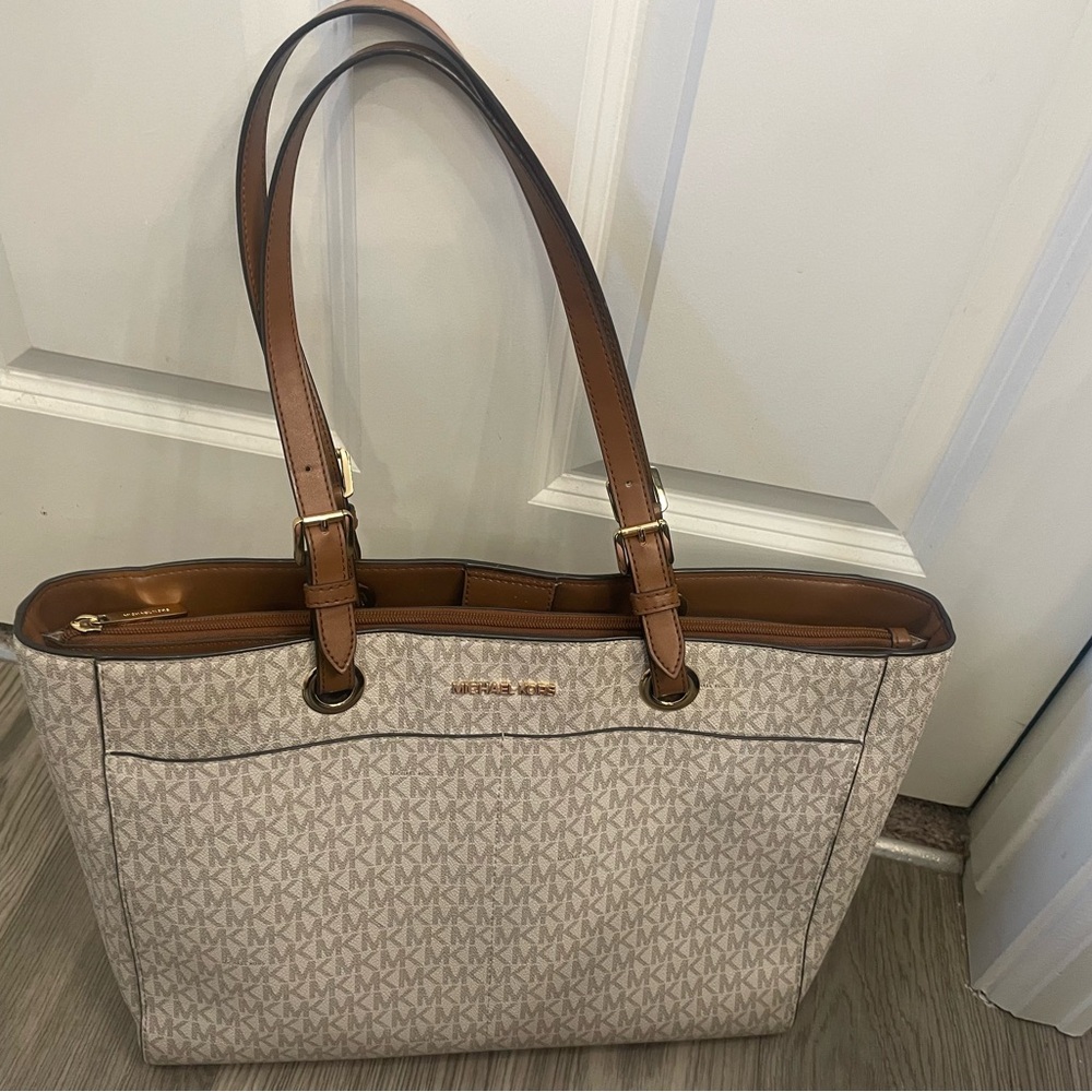 Michael Kors purse